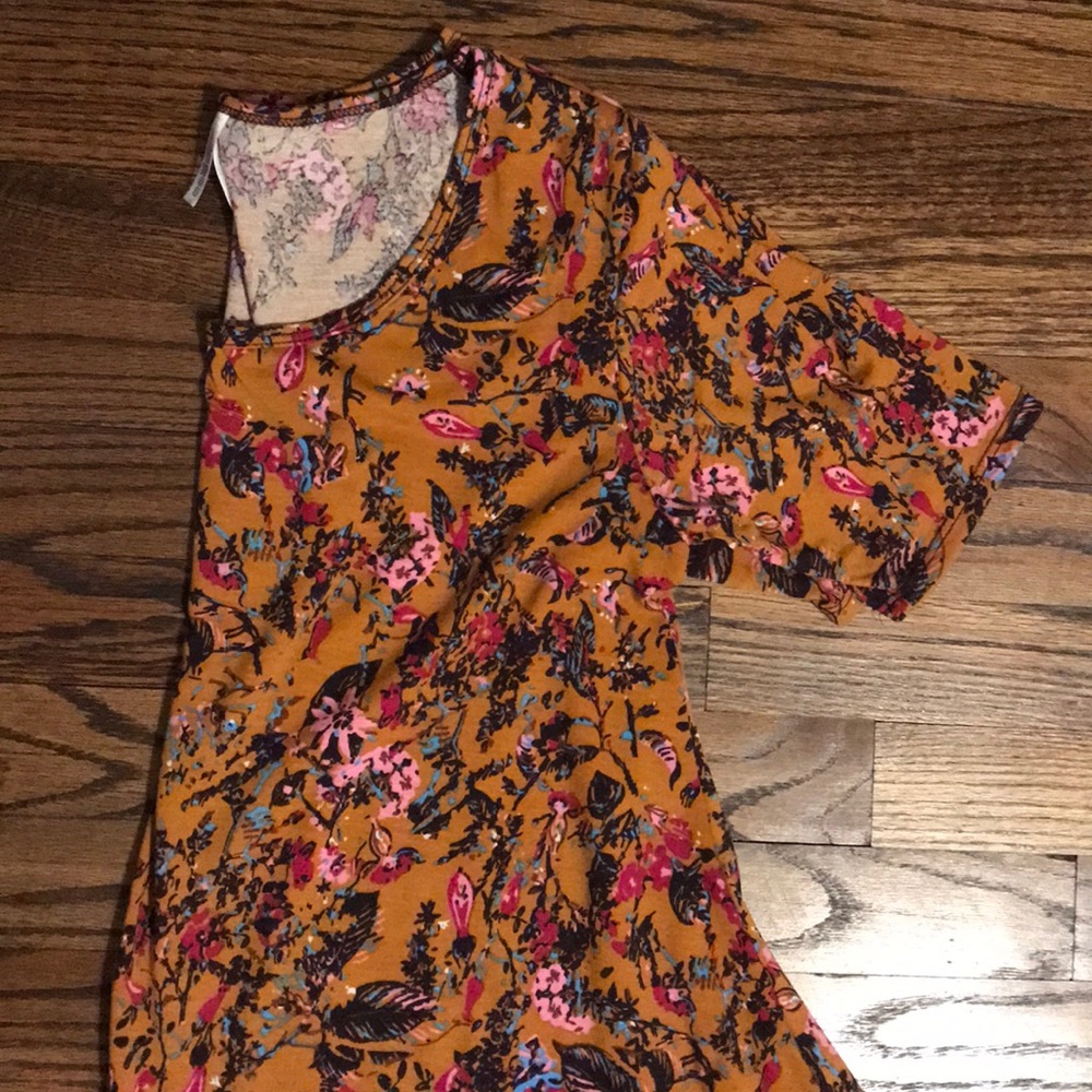 Lularoe floral perfect tee
